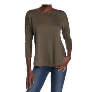 Bobeau 3/4 Sleeve Scoop Neck Flocked Top in Heather‎ Olive Hearts & Dots Small
